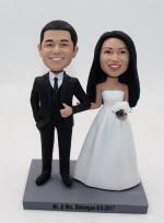 Custom traditional wedding cake topper