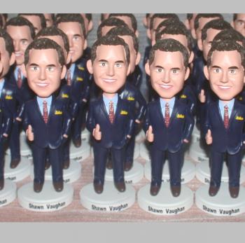 Custom 100 identical bobbleheads for givemefive