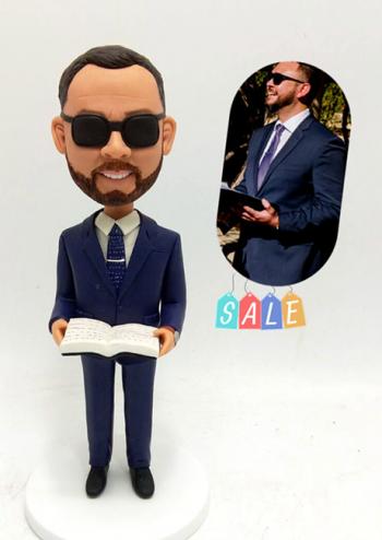 CUSTOM BOBBLEHEADS-WEDDING OFFICIANT