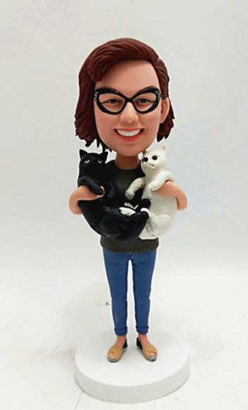 Custom bobbleheads-holding two cats