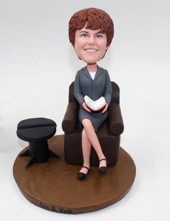 Custom Bobbleheads-Reading at home