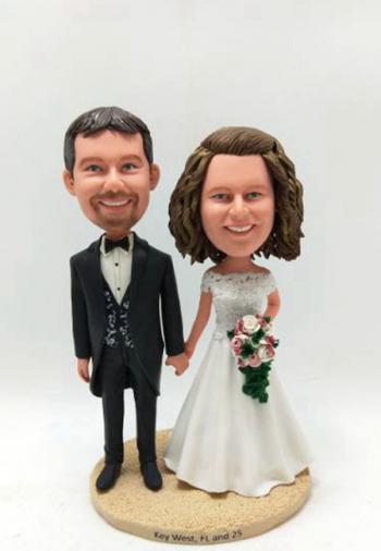 Wedding bobbleheads Cake topper