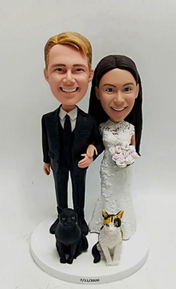 Traditional wedding bobbleheads