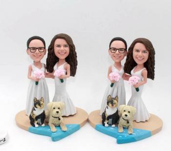 Lesbian wedding bobbleheads